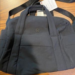 Lululemon On My Leve Barrel Bag Mini 7l